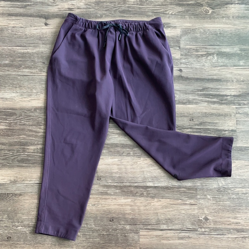 Lululemon On the Fly Crop